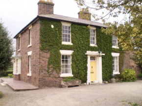 Duken Courtyard Cottage